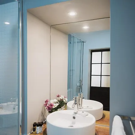 Апартаменты Charming Near The River And Santa Apolonia Metro *