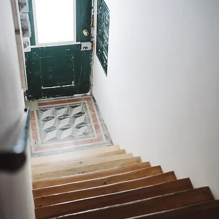 Appartement Charming Near The River And Santa Apolonia Metro *